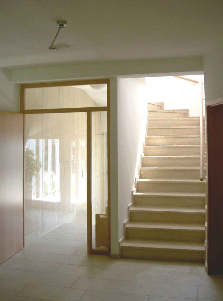 Umbau Einfamilienhaus mit Praxis 3